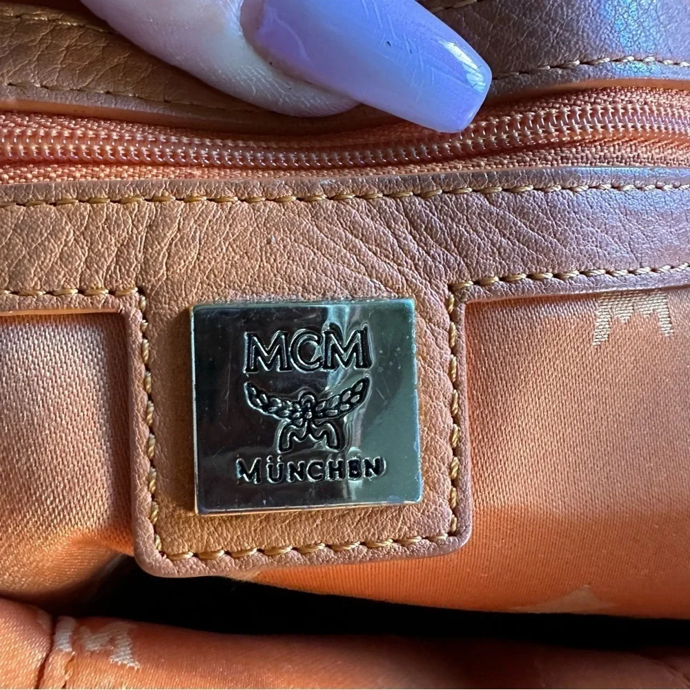 🔥MCM leather orange Visetos coated canvas 
Stark backpack🔥LIMITED EDITION - Picture 17 of 17